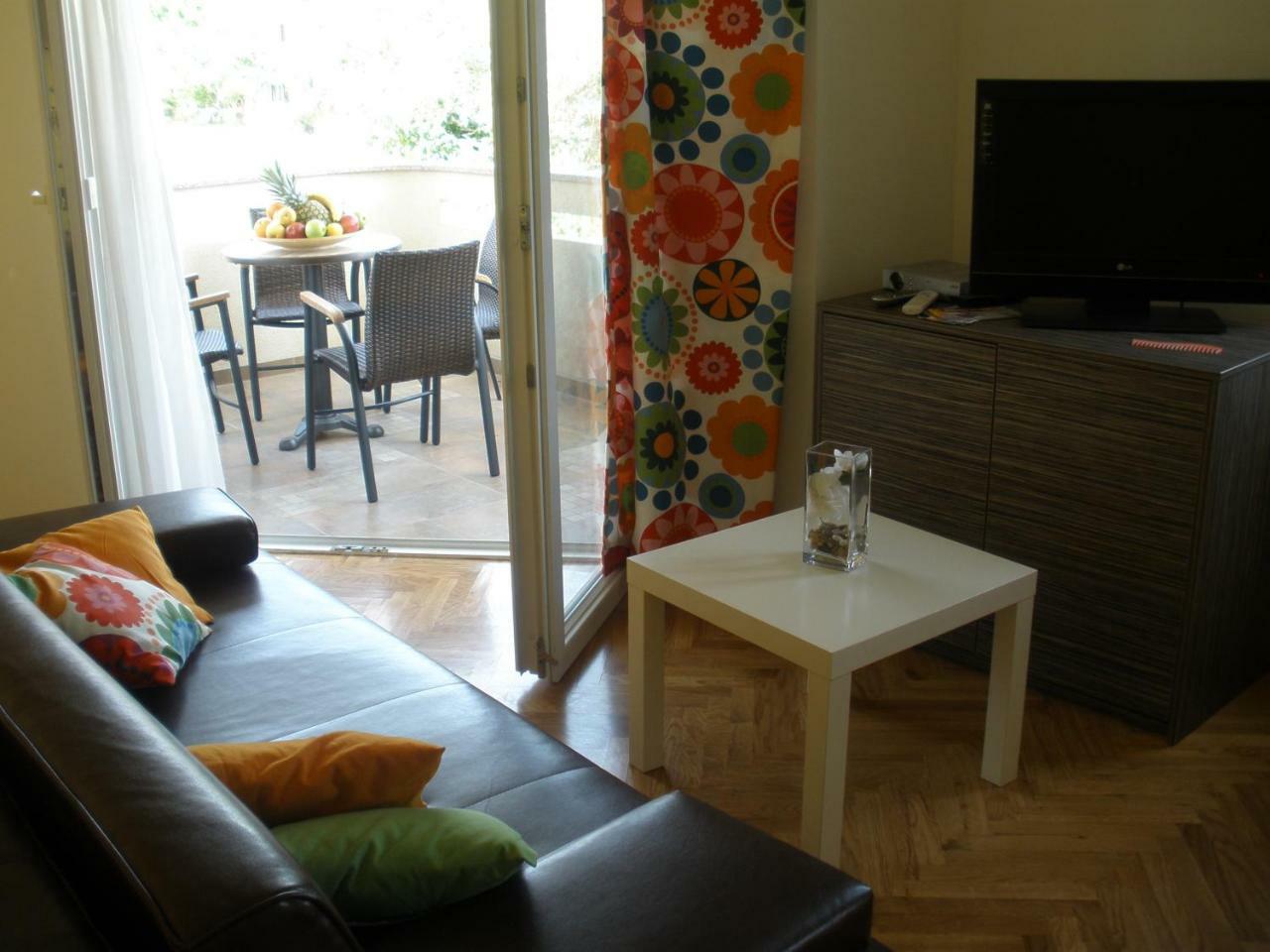 Villamarebaska Buitenkant foto