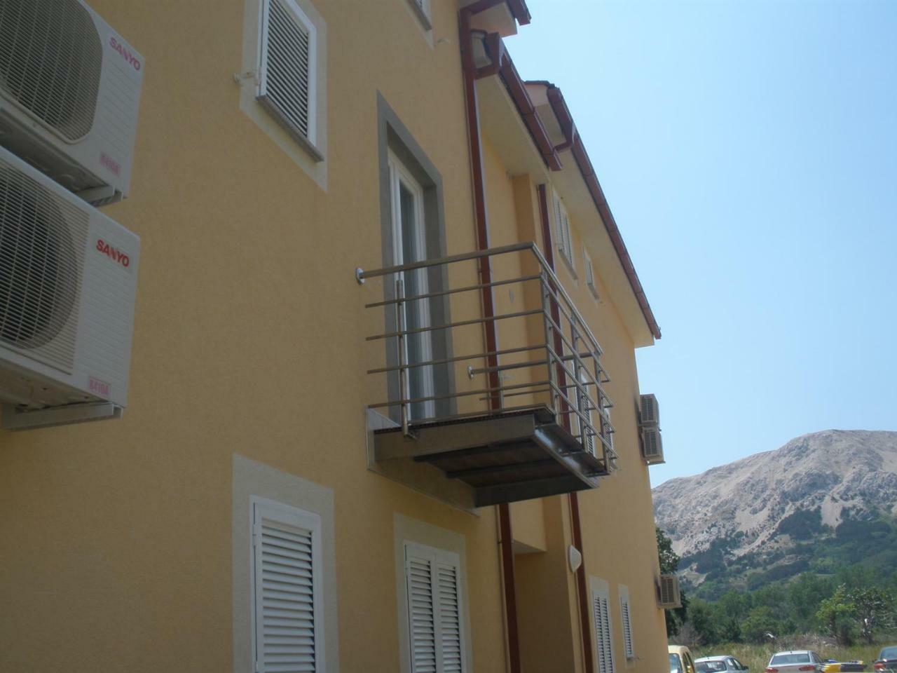 Villamarebaska Buitenkant foto